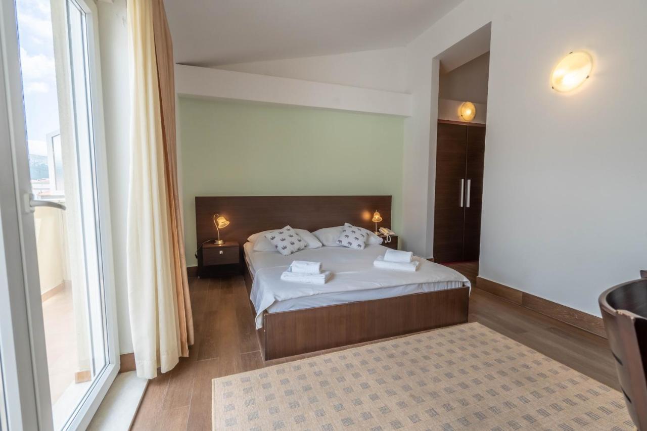 Hotel Pansion Epetium Stobreč Esterno foto