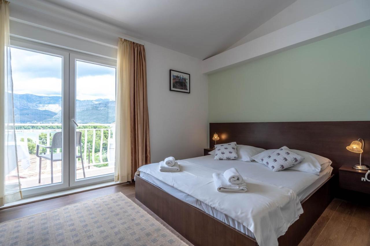 Hotel Pansion Epetium Stobreč Esterno foto