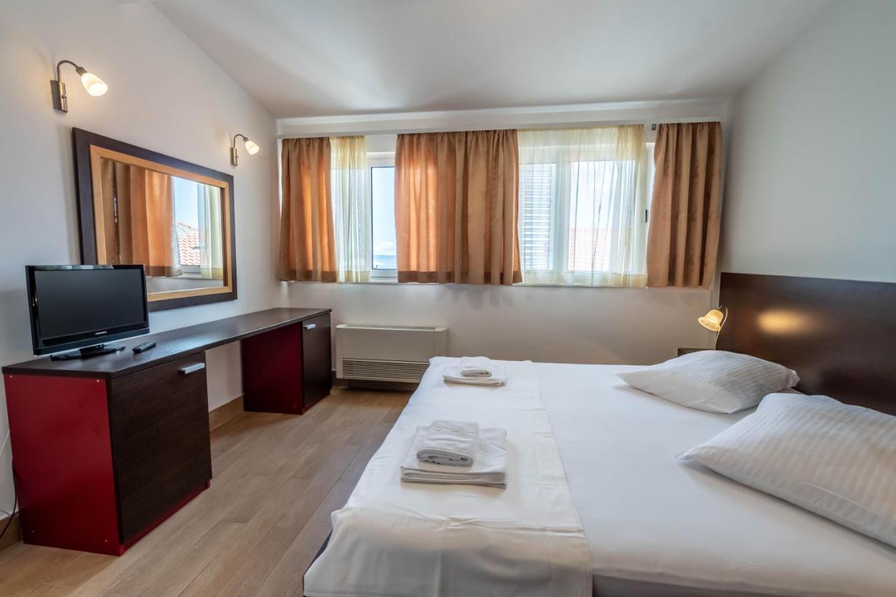 Hotel Pansion Epetium Stobreč Esterno foto