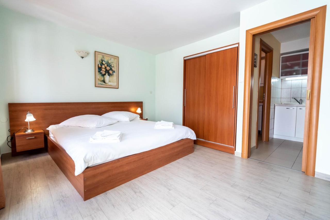 Hotel Pansion Epetium Stobreč Esterno foto