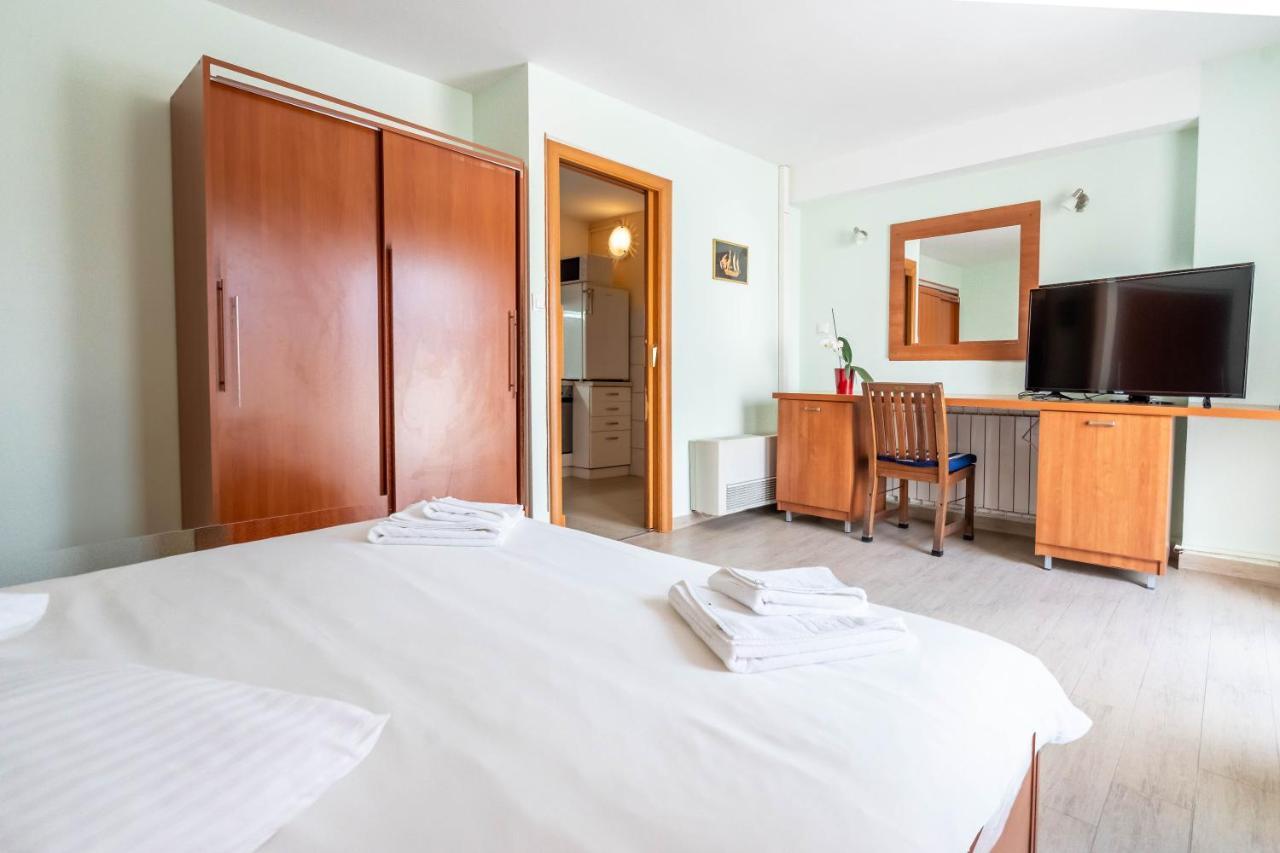 Hotel Pansion Epetium Stobreč Esterno foto