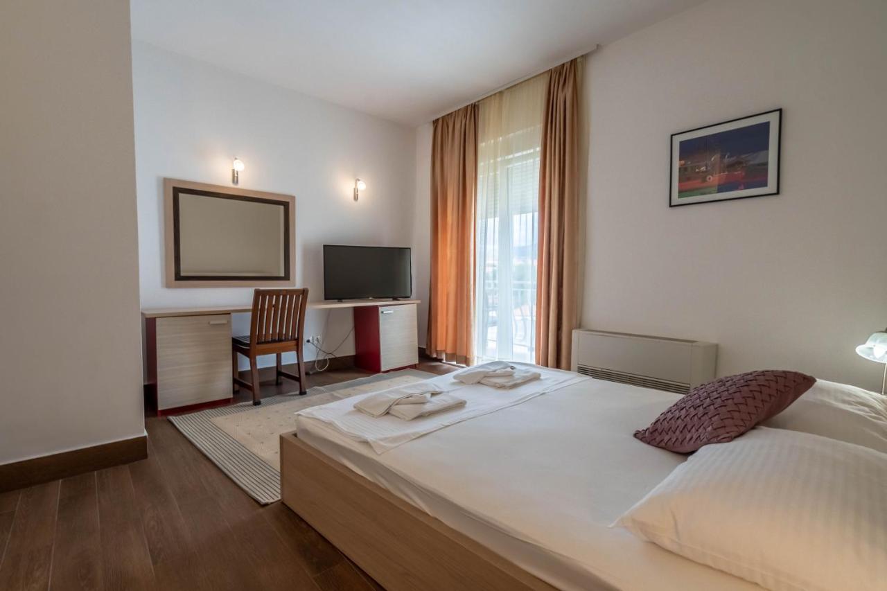 Hotel Pansion Epetium Stobreč Esterno foto