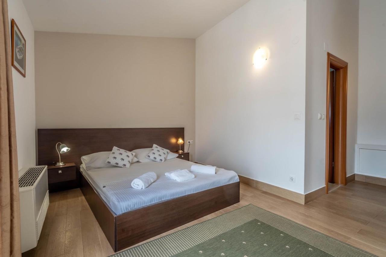 Hotel Pansion Epetium Stobreč Esterno foto