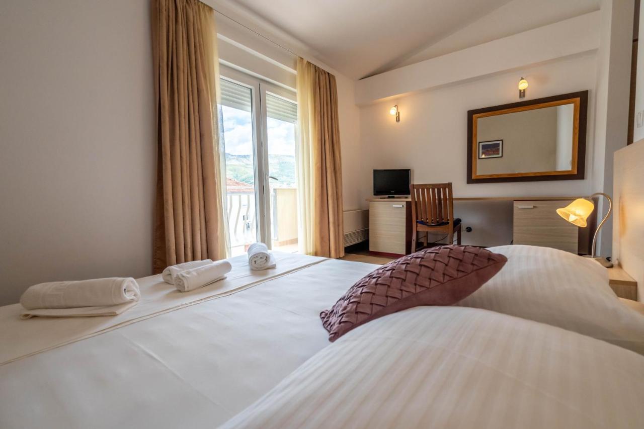 Hotel Pansion Epetium Stobreč Esterno foto