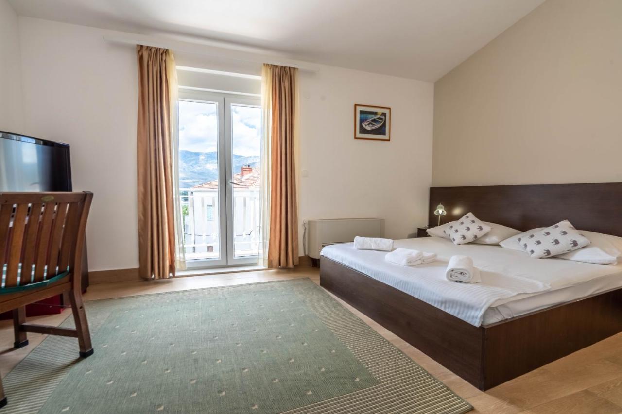 Hotel Pansion Epetium Stobreč Esterno foto
