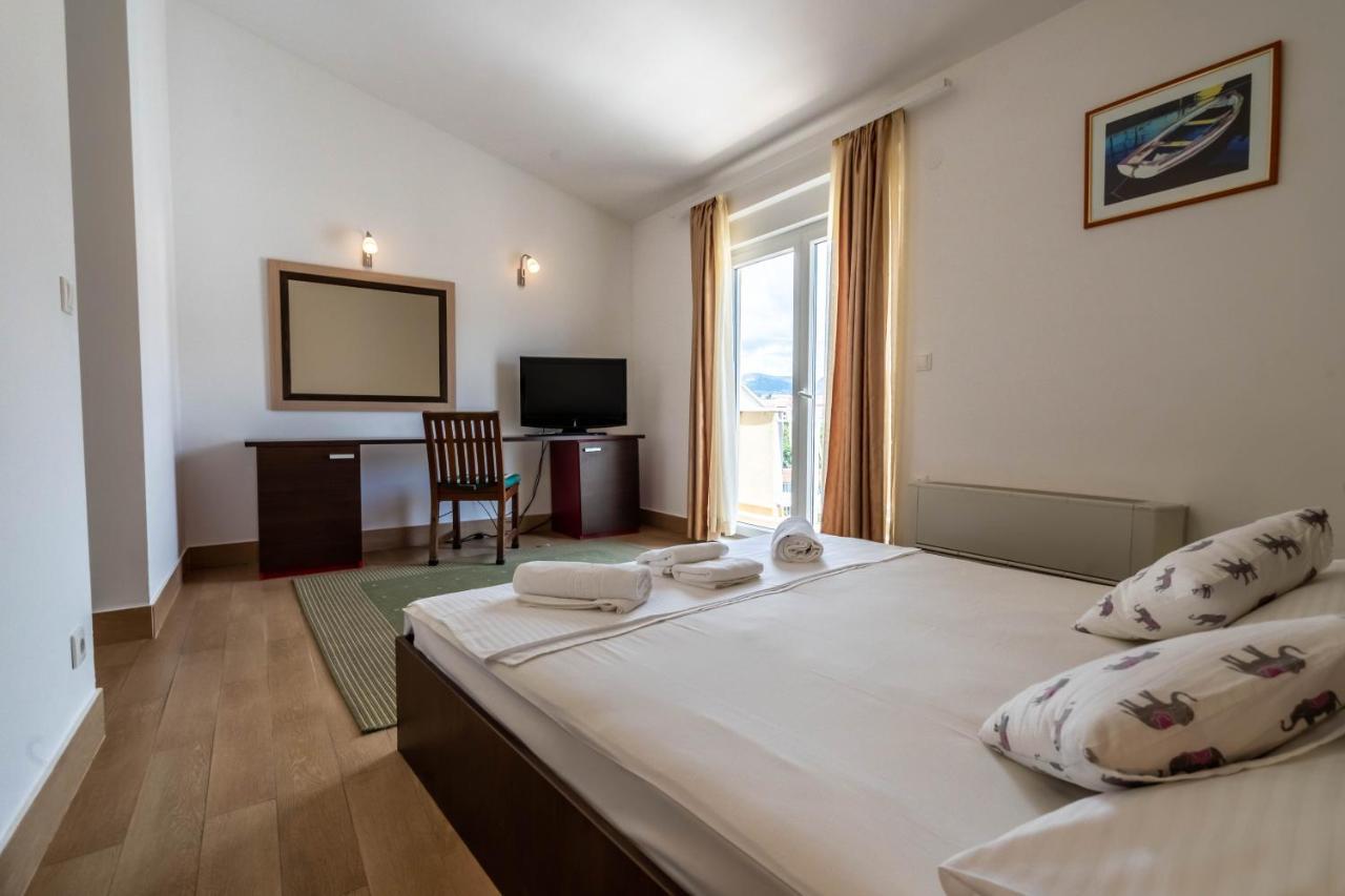 Hotel Pansion Epetium Stobreč Esterno foto