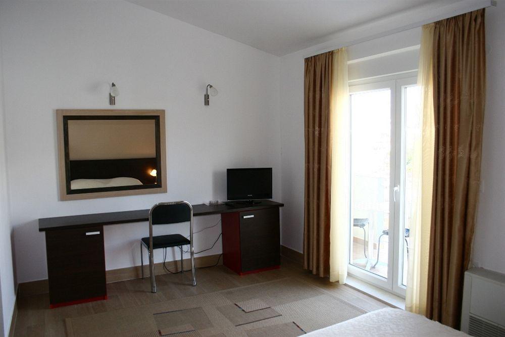 Hotel Pansion Epetium Stobreč Esterno foto