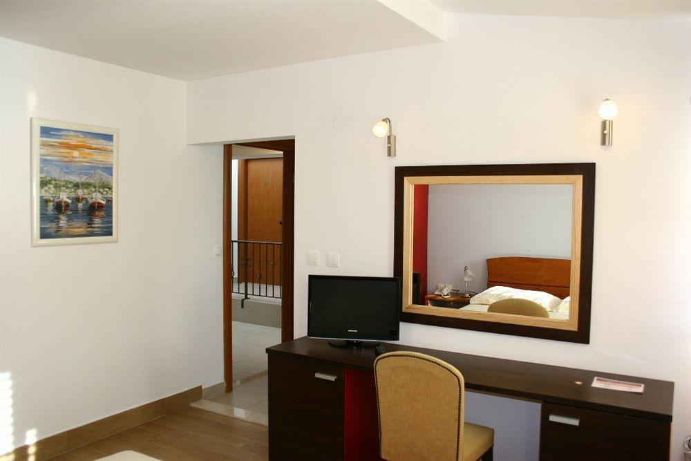 Hotel Pansion Epetium Stobreč Esterno foto