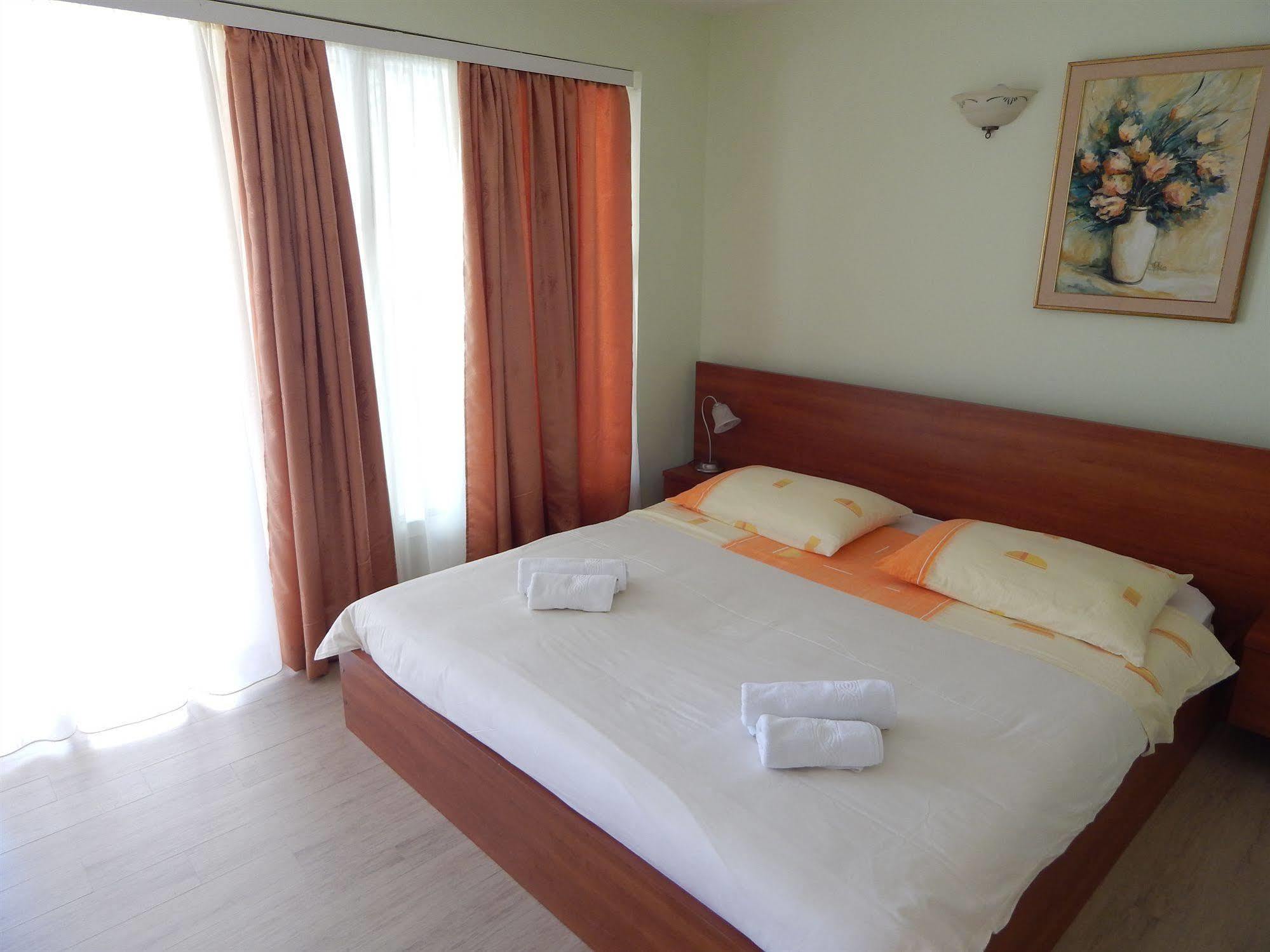 Hotel Pansion Epetium Stobreč Esterno foto